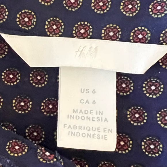 H&M navy blue blouse - Picture 2 of 2